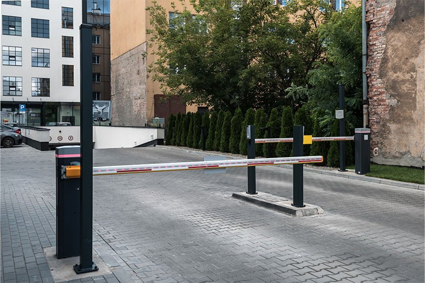 Bagaimana Automatic Lane Barrier (ALB) Digunakan Sebagai Alat Pengendalian Akses