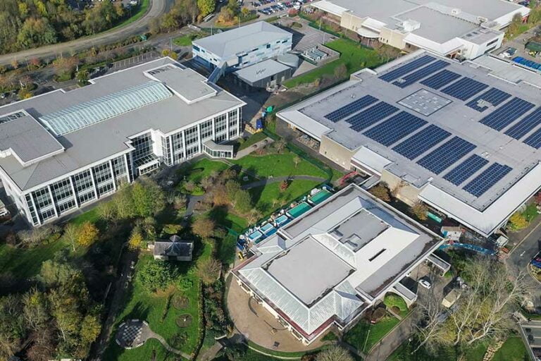 Manfaat-Penggunaan-Solar-Panel-Surya-untuk-Berbagai-Kebutuhan-Insdustri