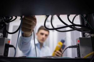 Kabel-Fiber-Optik-Jenis-Fungsi-Kelebihan-dan-Jasa-Instalasinya