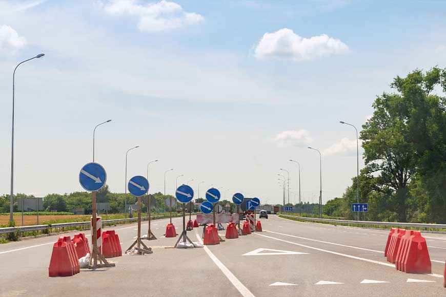 Strategi untuk Mengintegrasikan Peralatan Tol (Toll Equipment)