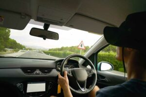 Peraturan-Terbaru-Mengemudi-di-Jalan-Tol