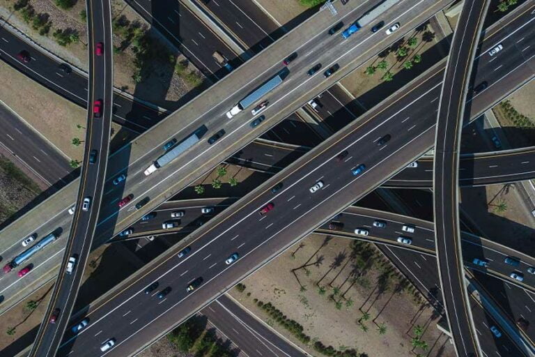 Apa-Perbedaan-Jalan-Raya-dan-Jalan-Tol_DCT