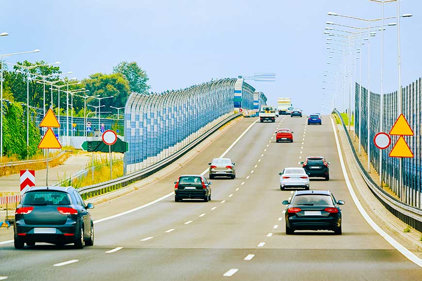 Apa-Perbedaan-Jalan-Raya-dan-Jalan-Tol_DCT