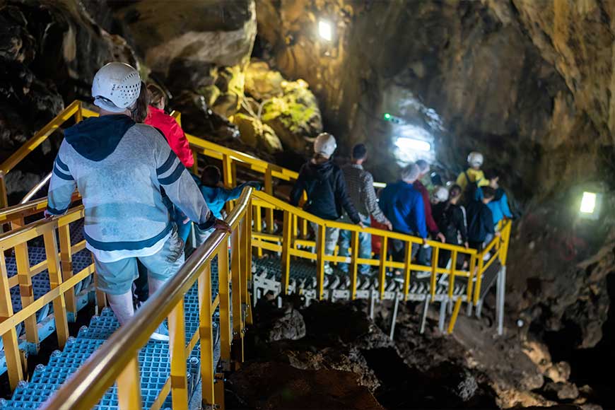 Penerapan-Camera-CCTV-untuk-Mengurangi-Risiko-Kerja-di-Lingkungan-Pertambangan-DCT