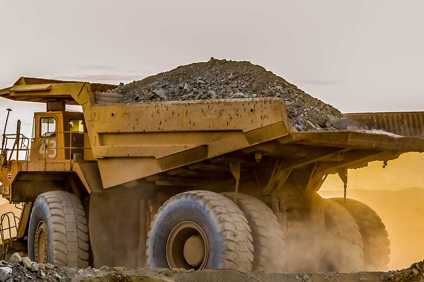 Mengenal-Alat-Berat-Sektor-Tambang-dan-Kegunaannya-DCT-1