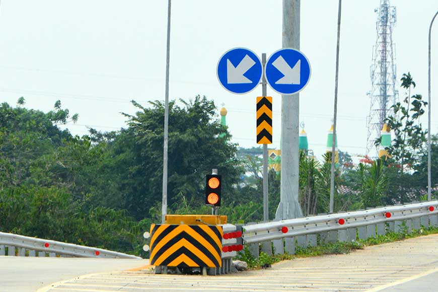 Crash-Cushion-Predam-Benturan-Pengertian-Fungsi-dan-Cara-Kerjanya-DCT-1