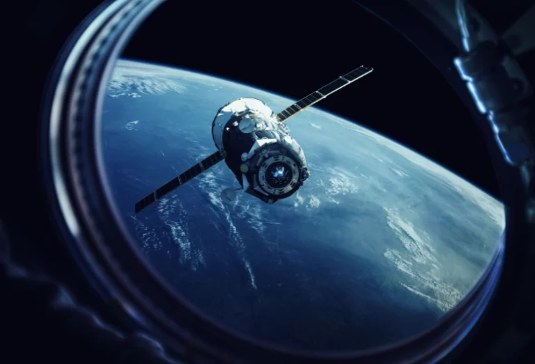 Penggunaan-Satelit-untuk-Mengatasi-Tantangan-Telco-Tower-di-Daerah-Terpencil