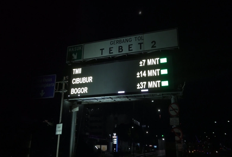 Mengenal DMS (Dynamic Message Sign) Sebagai Rambu Pintar di Jalan Tol