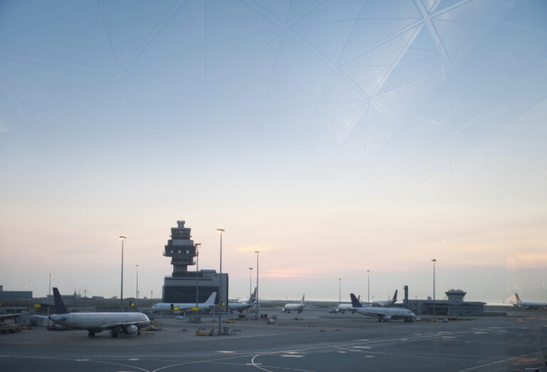 Konstruksi-Tower-Komunikasi-untuk-Pemantauan-Keselamatan-di-Area-Pertambangan-DCT