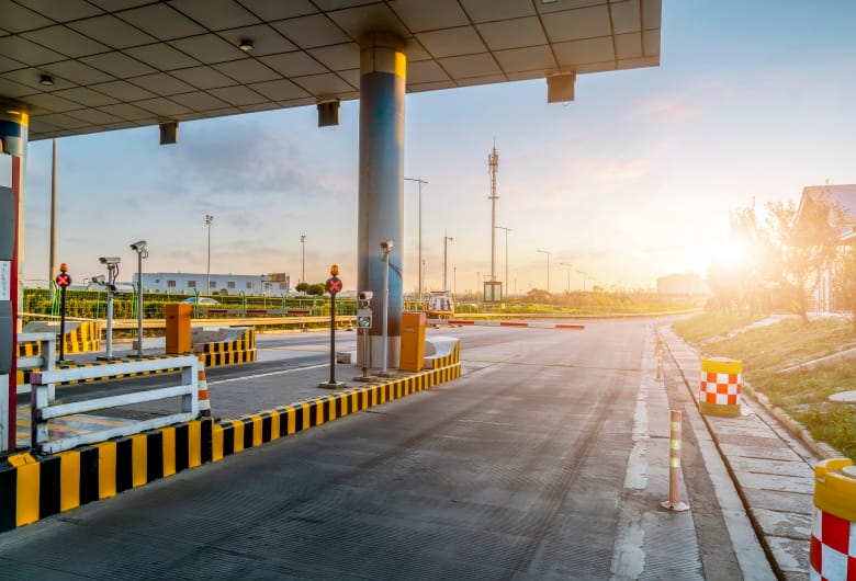 Smart-Gate-System-Sistem-Gerbang-Tol-Pintar-Terintegrasi-IoT-DCT-1