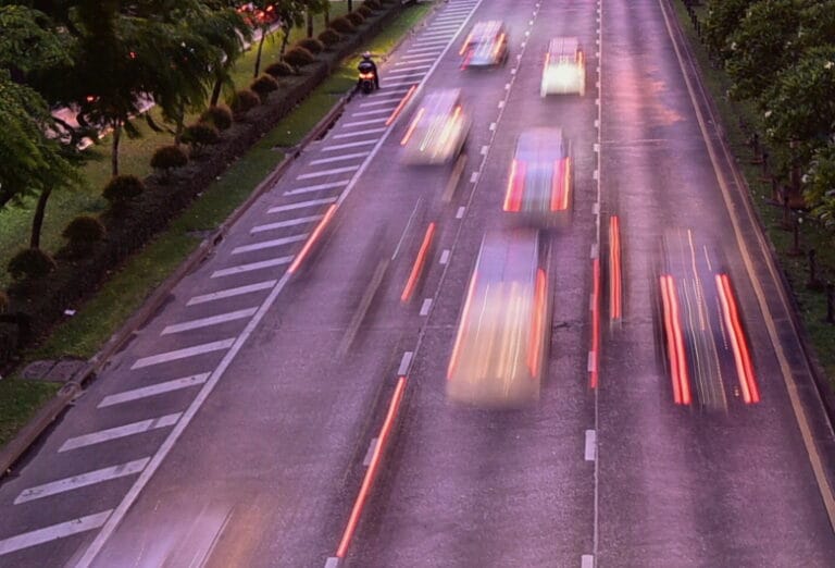 Penerapan-Variable-Speed-Limit-Sign-VSL-di-Jalan-Tol-Efisiensi-dan-Keamanan-Berkendara-DCT-1