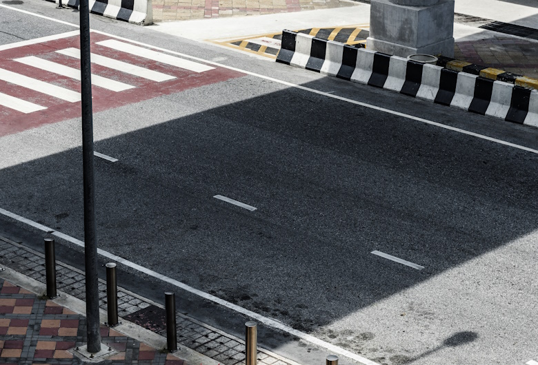 Pentingnya-Menggunakan-Jasa-Pemasangan-Crash-Cushion-Profesional-DCT