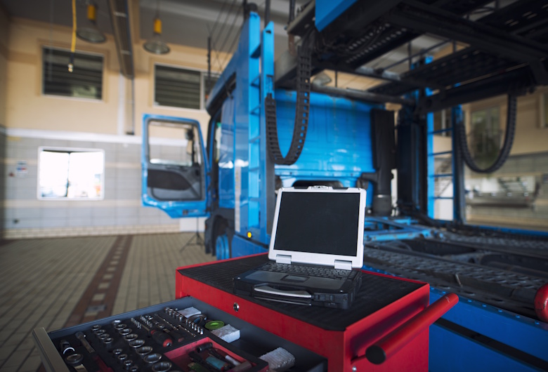 Timbangan Truk Digital VS Analog, Mana yang Lebih Baik?