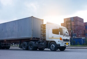 Pentingnya-Jembatan-Timbang-untuk-Meningkatkan-Efisiensi-Logistik-Dct-1