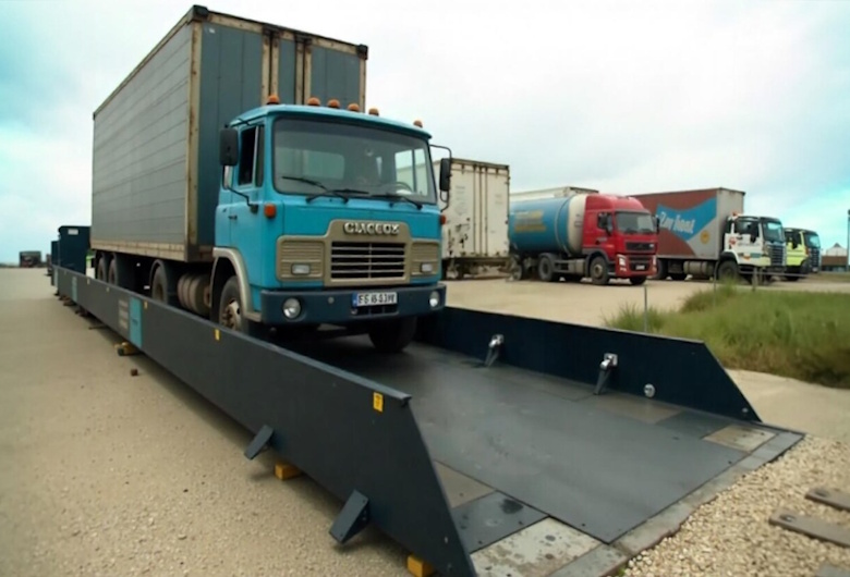 Regulasi-Pemerintah-Terkait-Alat-Timbang-Muatan-Truk-di-Sektor-Industri-DCT-2