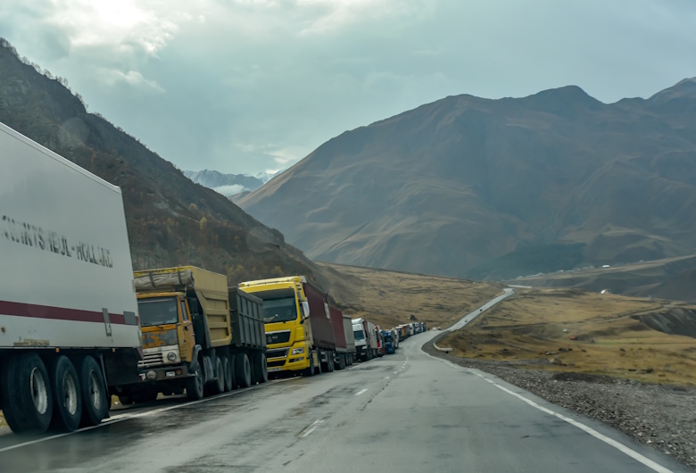 Urgensi-Jalan-Khusus-untuk-Kendaraan-Tambang-ODOL-di-Indonesia-DCT-2