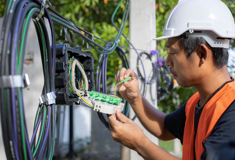 Solusi-Instalasi-Fiber-Optik-Tambang-yang-Aman-Tahan-Lama-dan-Efisien-DCT-1.