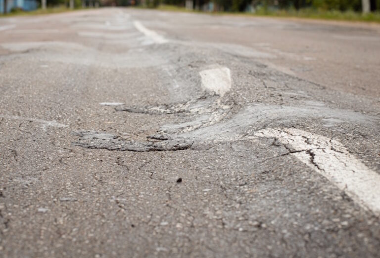 Kerusakan-Jalan-Akibat-Truk-ODOL-Membengkak-Ini-Langkah-Penanganannya-DCT-1.