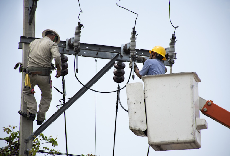 Instalasi-Fiber-Optik-di-Jalur-Tol-untuk-Sistem-Komunikasi-dan-Keamanan-DCT-1.